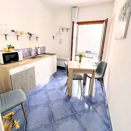 Apartment Oikos Design *
